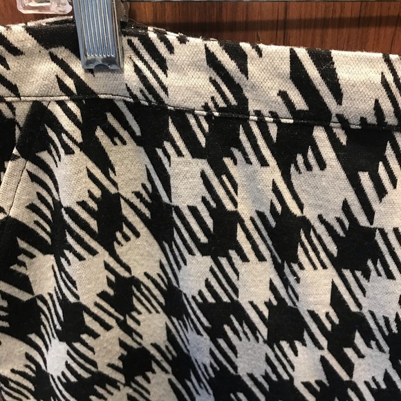 Spense Black & White Skirt - Size Medium - Picture 2 of 5